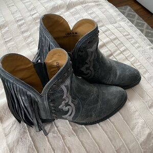 Fringe Western Ankle Boots - Gray